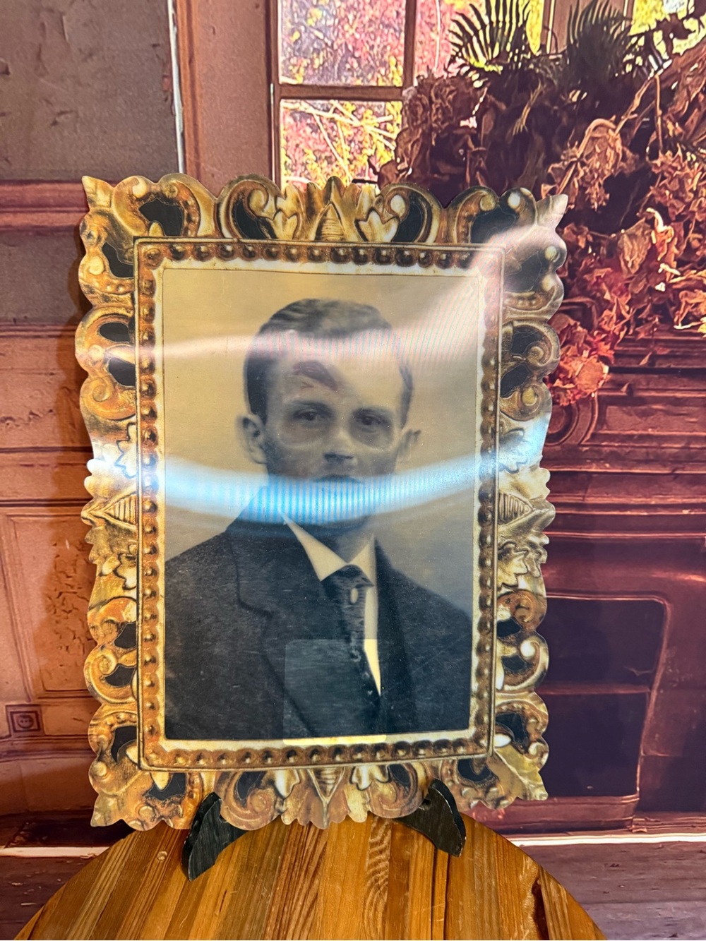Large Lenticular Halloween Ornate Gold Decorative Photo Faux Frame Spooky Creepy - Picture 3 of 8